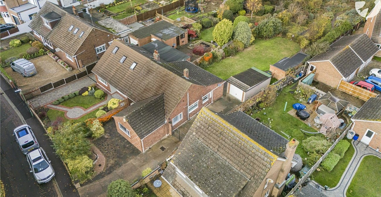 3 bedroom bungalow for sale in Greenhithe | Robinson Jackson