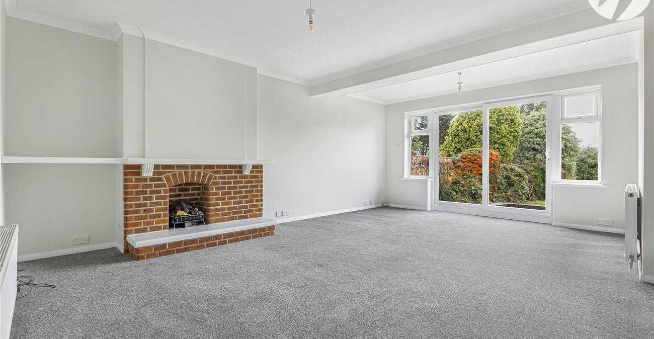 3 bedroom bungalow for sale in Greenhithe | Robinson Jackson