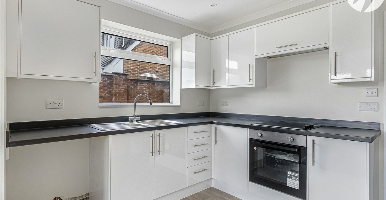 3 bedroom bungalow for sale in Greenhithe | Robinson Jackson