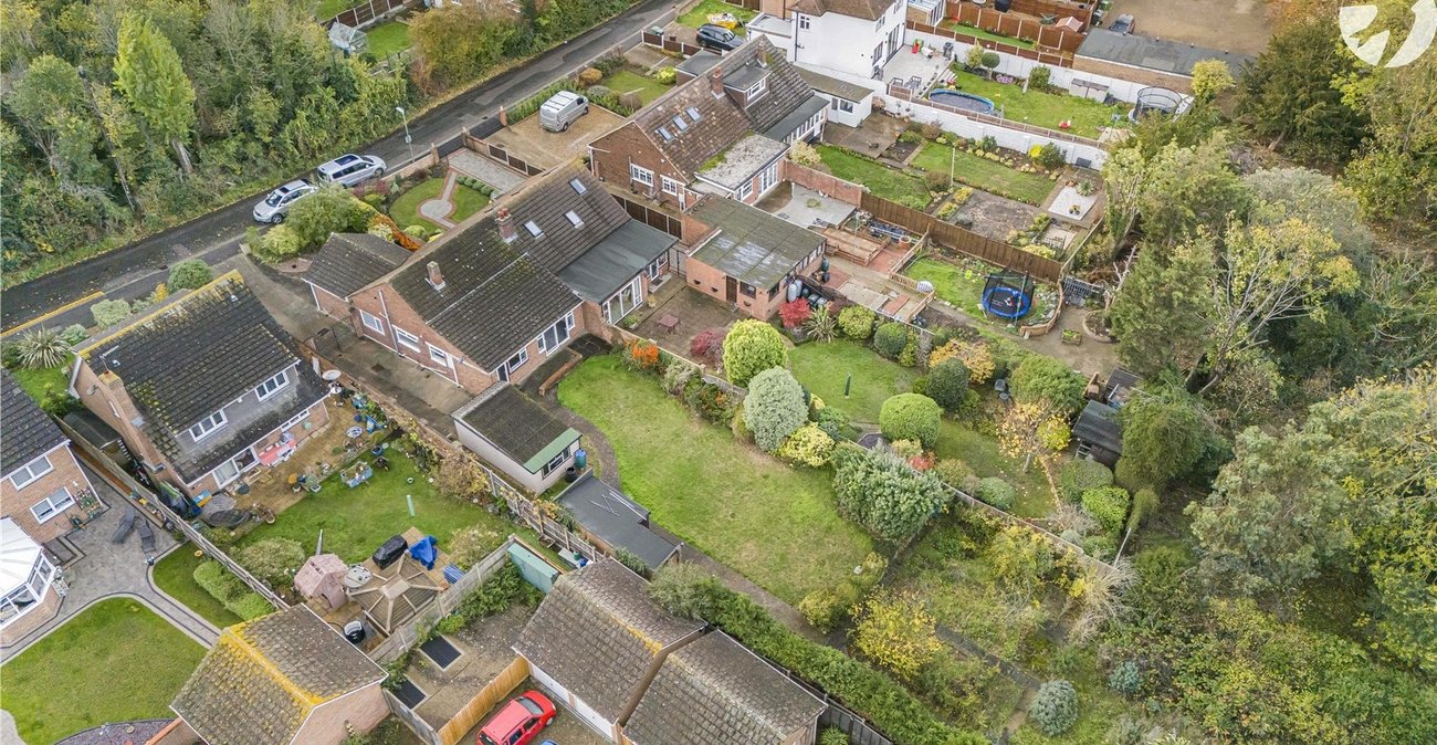 3 bedroom bungalow for sale in Greenhithe | Robinson Jackson