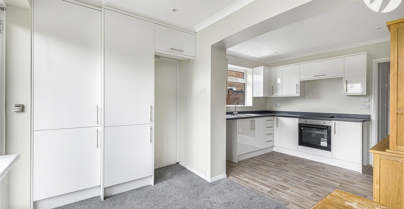 3 bedroom bungalow for sale in Greenhithe | Robinson Jackson