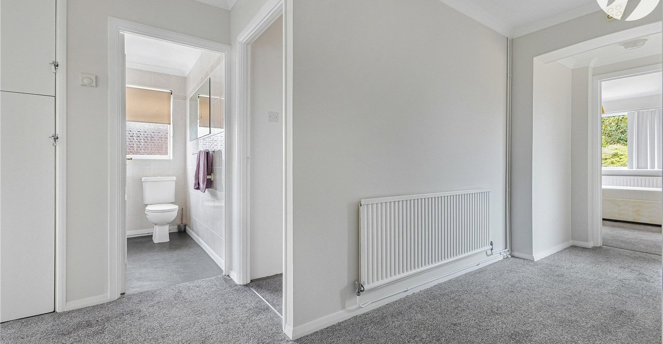 3 bedroom bungalow for sale in Greenhithe | Robinson Jackson