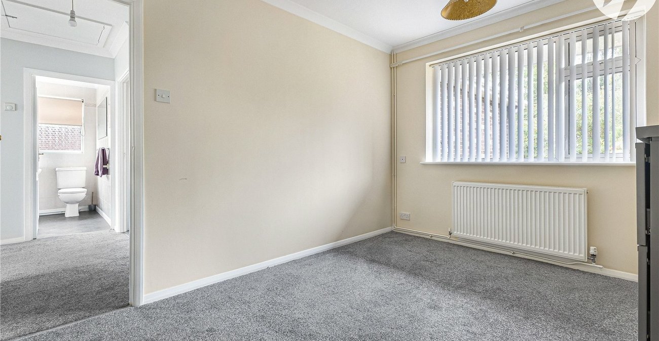 3 bedroom bungalow for sale in Greenhithe | Robinson Jackson