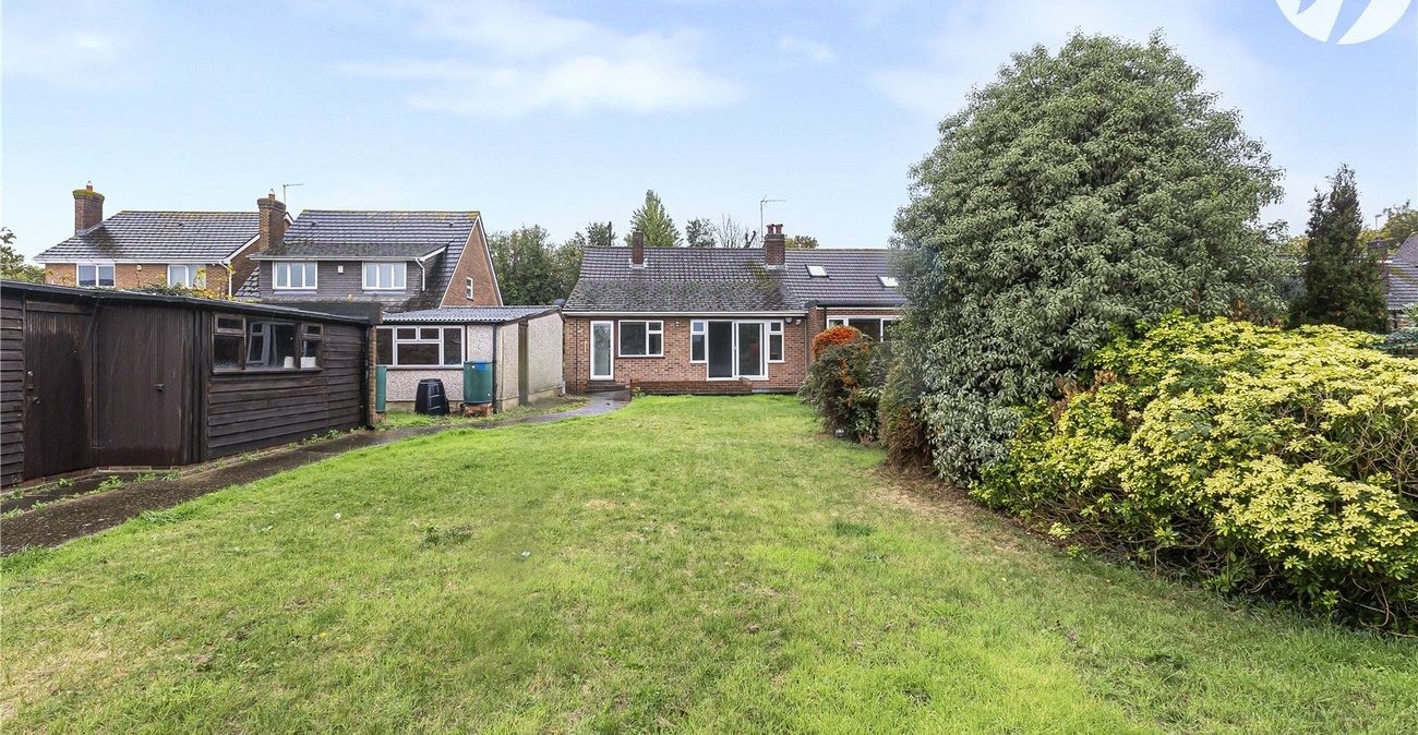 3 bedroom bungalow for sale in Greenhithe | Robinson Jackson