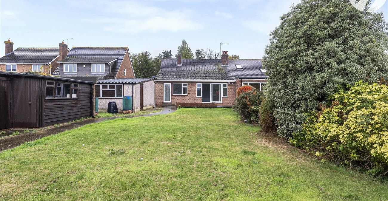 3 bedroom bungalow for sale in Greenhithe | Robinson Jackson
