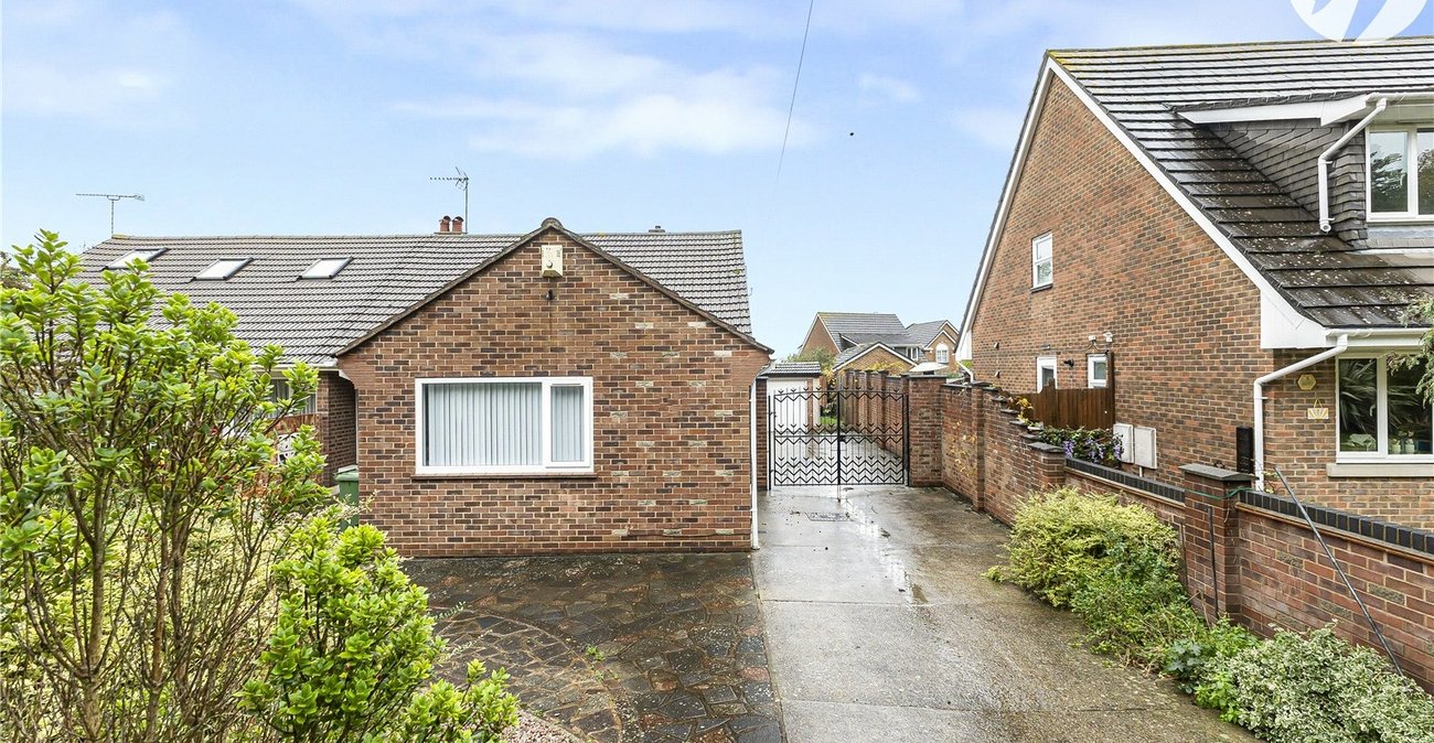 3 bedroom bungalow for sale in Greenhithe | Robinson Jackson