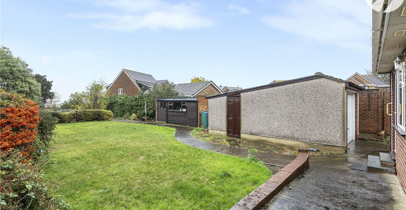 3 bedroom bungalow for sale in Greenhithe | Robinson Jackson