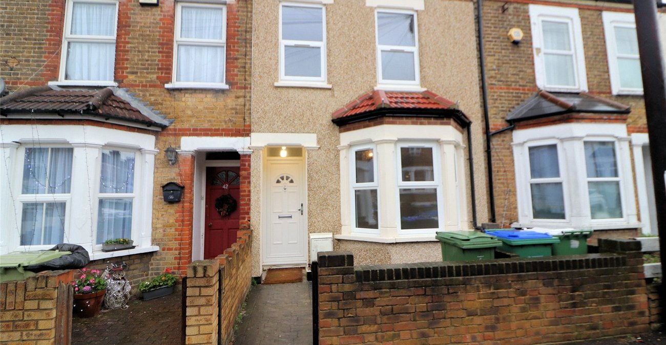 3 bedroom house for sale in Erith | Robinson Jackson