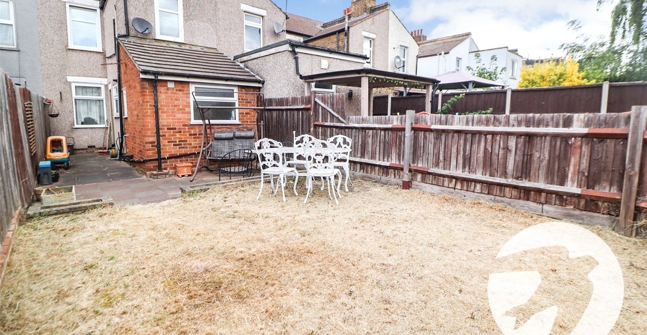 3 bedroom house for sale in Erith | Robinson Jackson