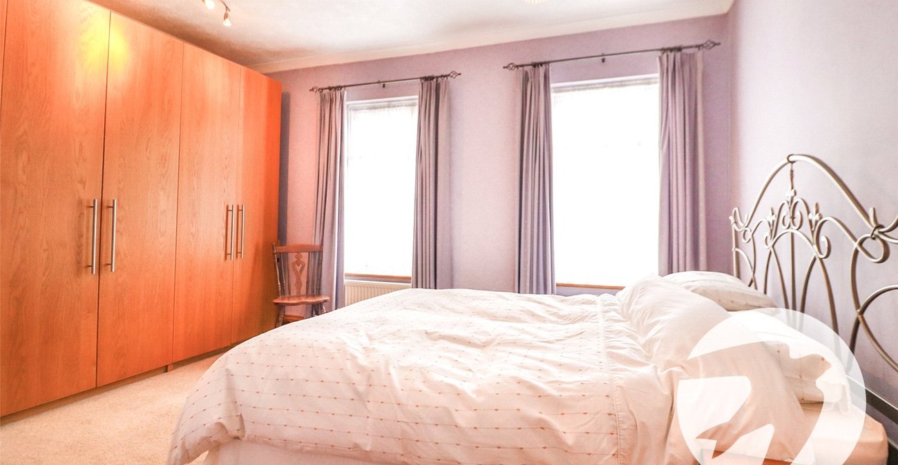 3 bedroom house for sale in Erith | Robinson Jackson