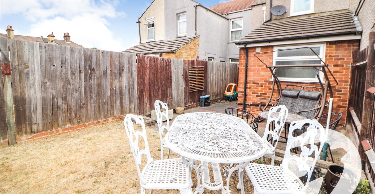 3 bedroom house for sale in Erith | Robinson Jackson
