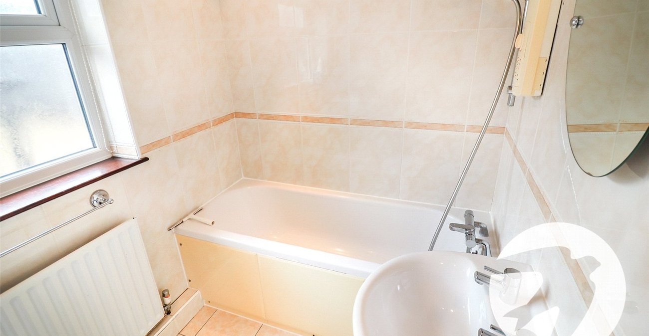 3 bedroom house for sale in Erith | Robinson Jackson