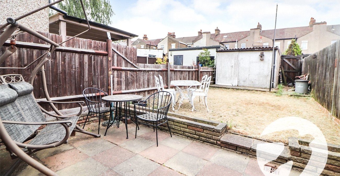 3 bedroom house for sale in Erith | Robinson Jackson