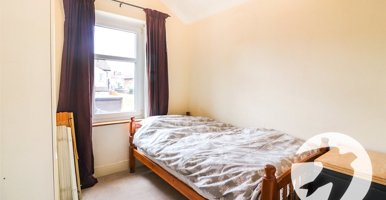 3 bedroom house for sale in Erith | Robinson Jackson