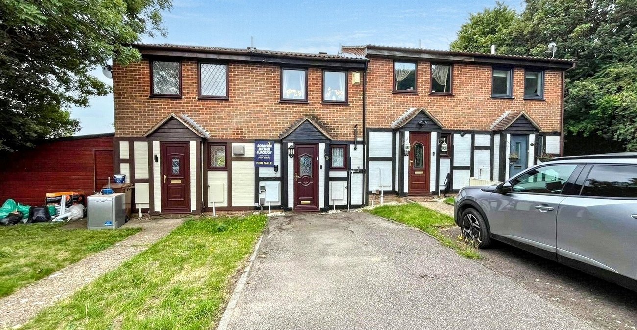 2 bedroom house for sale in Princes Park | Robinson Michael & Jackson