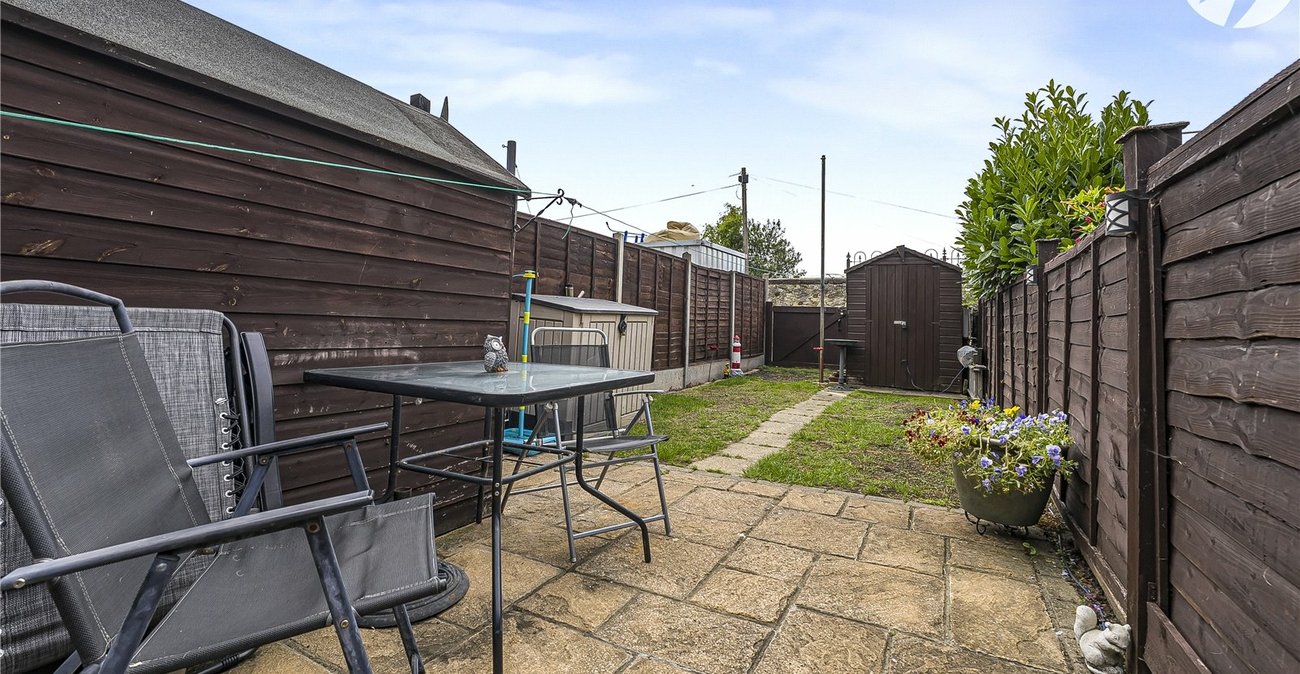 3 bedroom house for sale in Swanscombe | Robinson Jackson