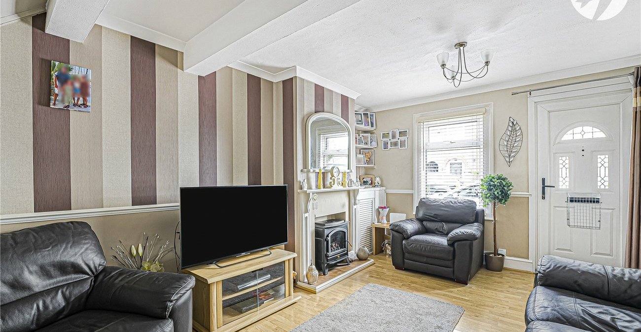 3 bedroom house for sale in Swanscombe | Robinson Jackson