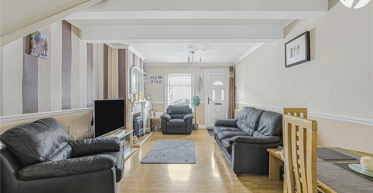 3 bedroom house for sale in Swanscombe | Robinson Jackson