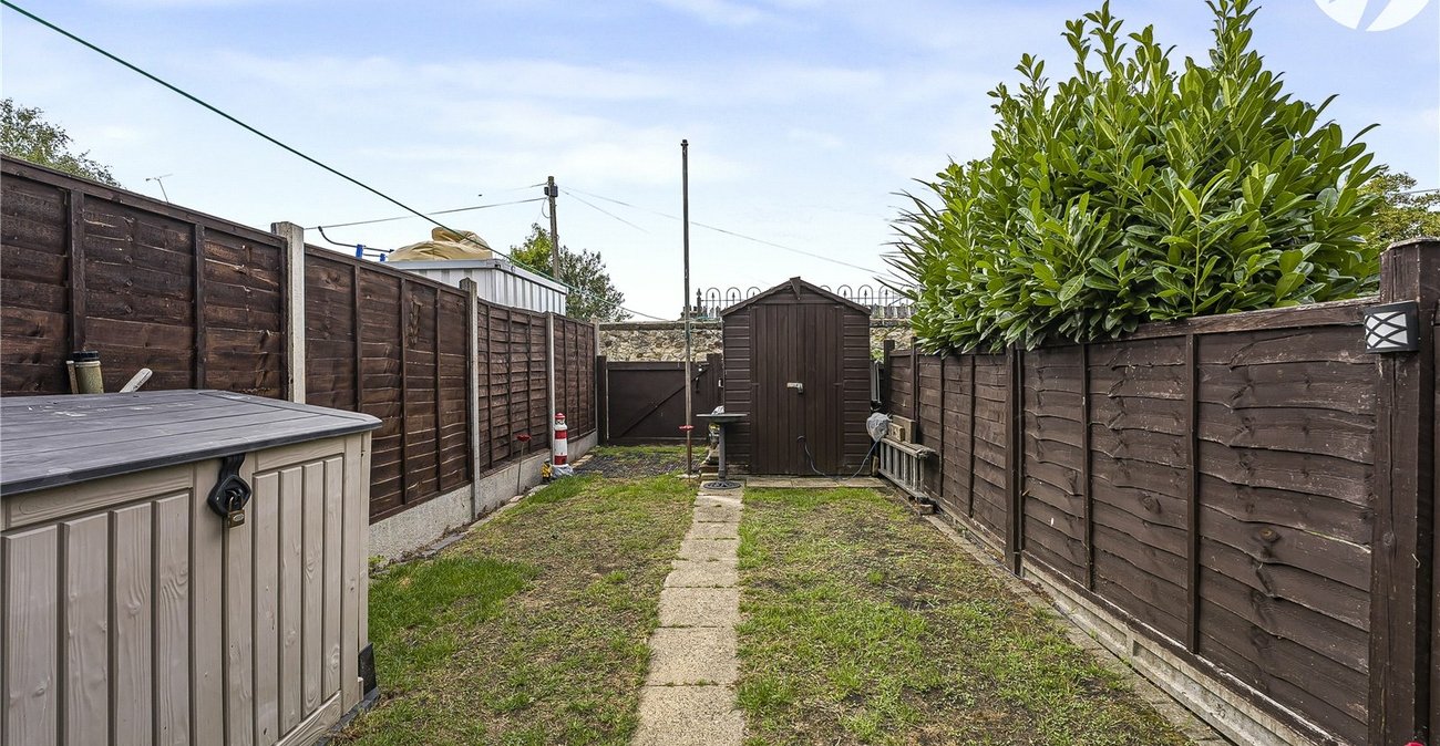 3 bedroom house for sale in Swanscombe | Robinson Jackson