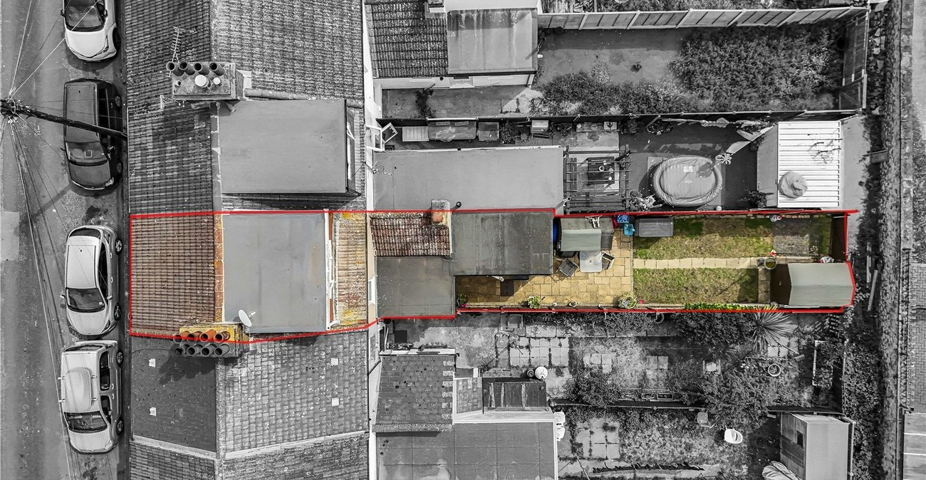 3 bedroom house for sale in Swanscombe | Robinson Jackson