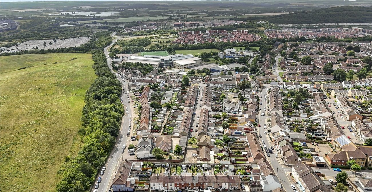 3 bedroom house for sale in Swanscombe | Robinson Jackson