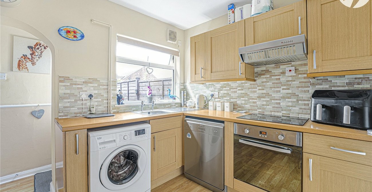 3 bedroom house for sale in Swanscombe | Robinson Jackson