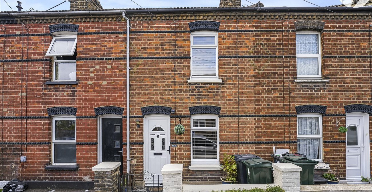 3 bedroom house for sale in Swanscombe | Robinson Jackson