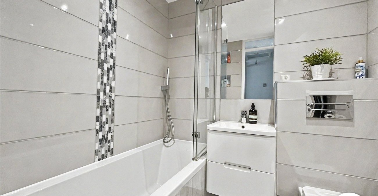 2 bedroom house for sale in Princes Park | Robinson Michael & Jackson