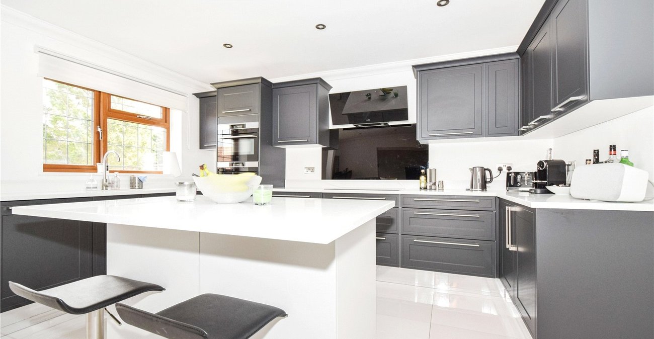 5 bedroom house for sale in West Kingsdown | Robinson Jackson