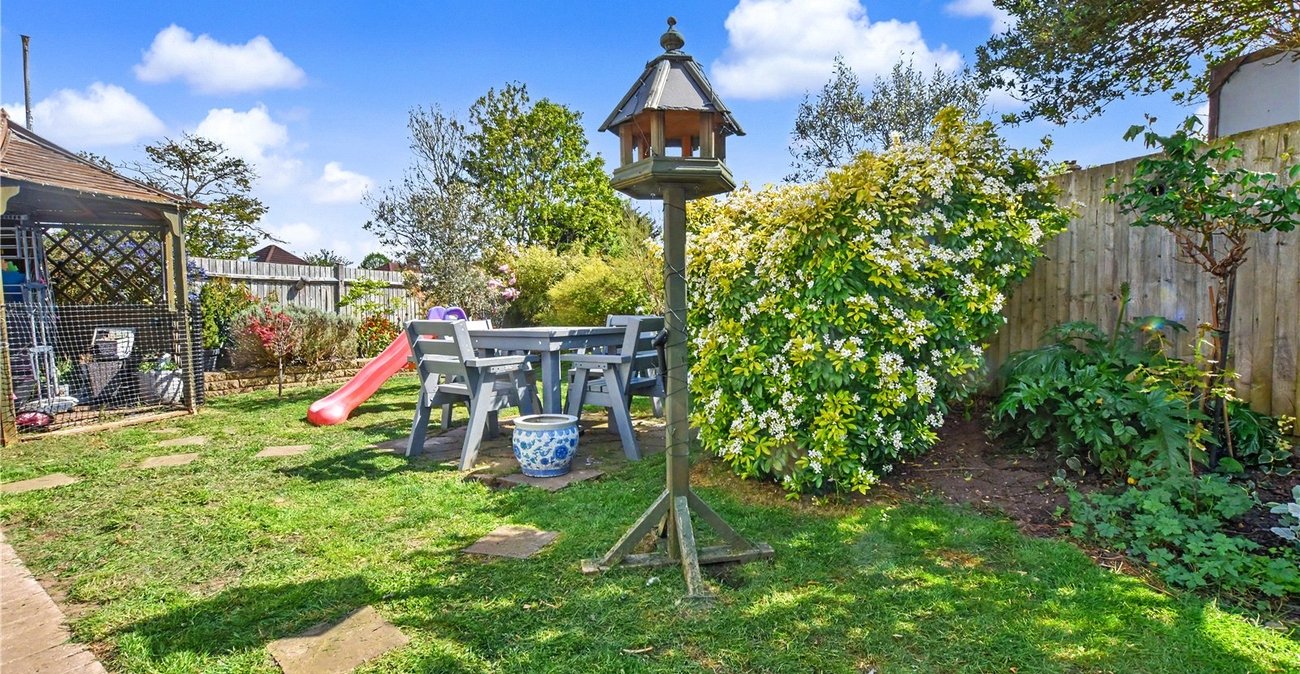 3 bedroom bungalow for sale in Bexleyheath | Robinson Jackson