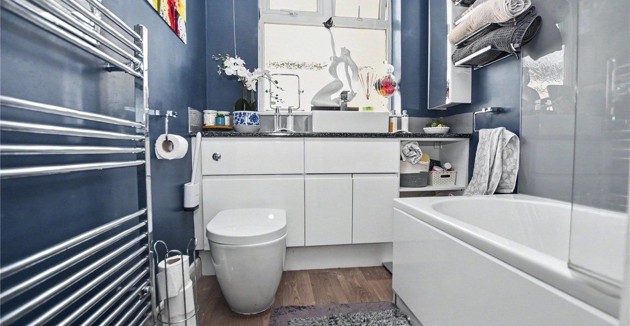 3 bedroom bungalow for sale in Bexleyheath | Robinson Jackson