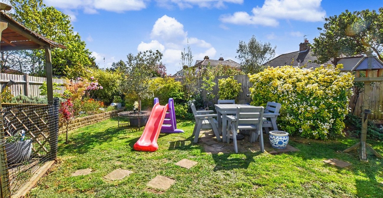 3 bedroom bungalow for sale in Bexleyheath | Robinson Jackson