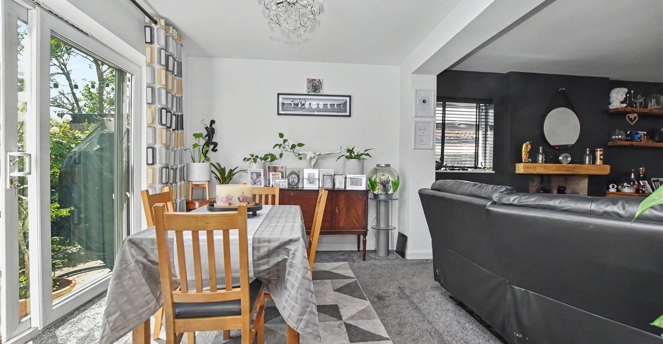 3 bedroom bungalow for sale in Bexleyheath | Robinson Jackson