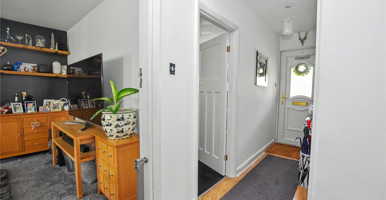 3 bedroom bungalow for sale in Bexleyheath | Robinson Jackson