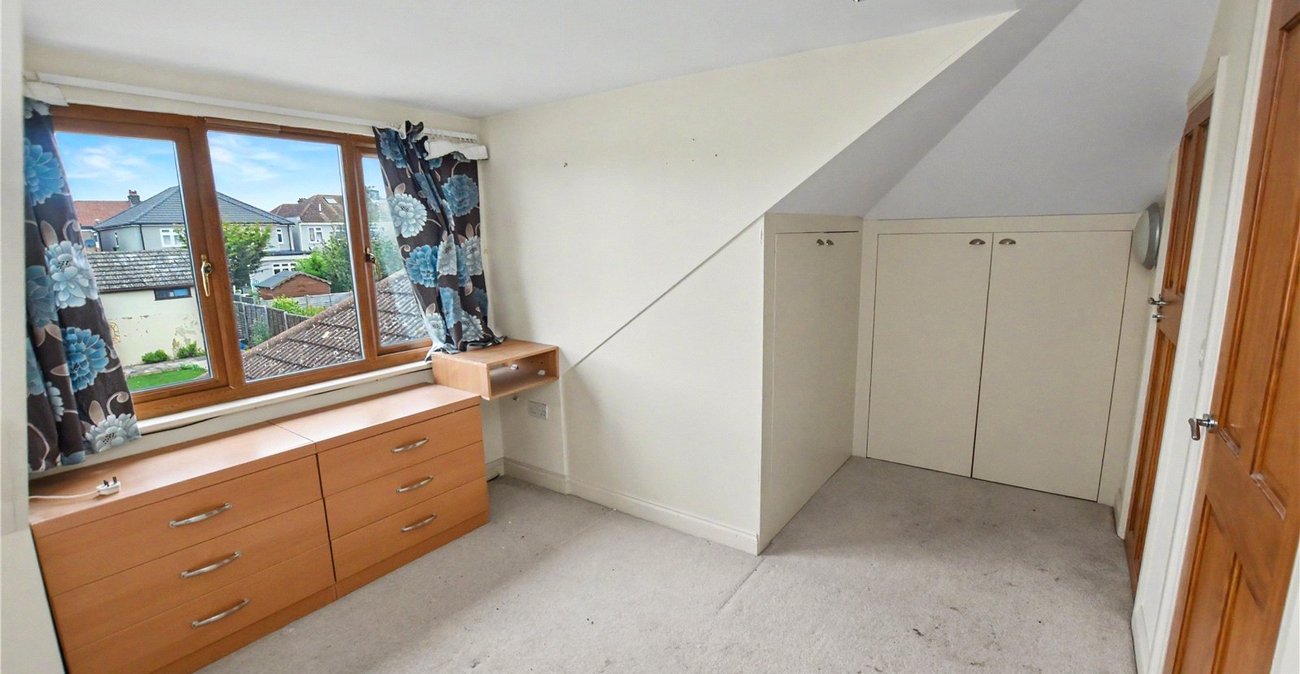 3 bedroom bungalow for sale in Bexleyheath | Robinson Jackson