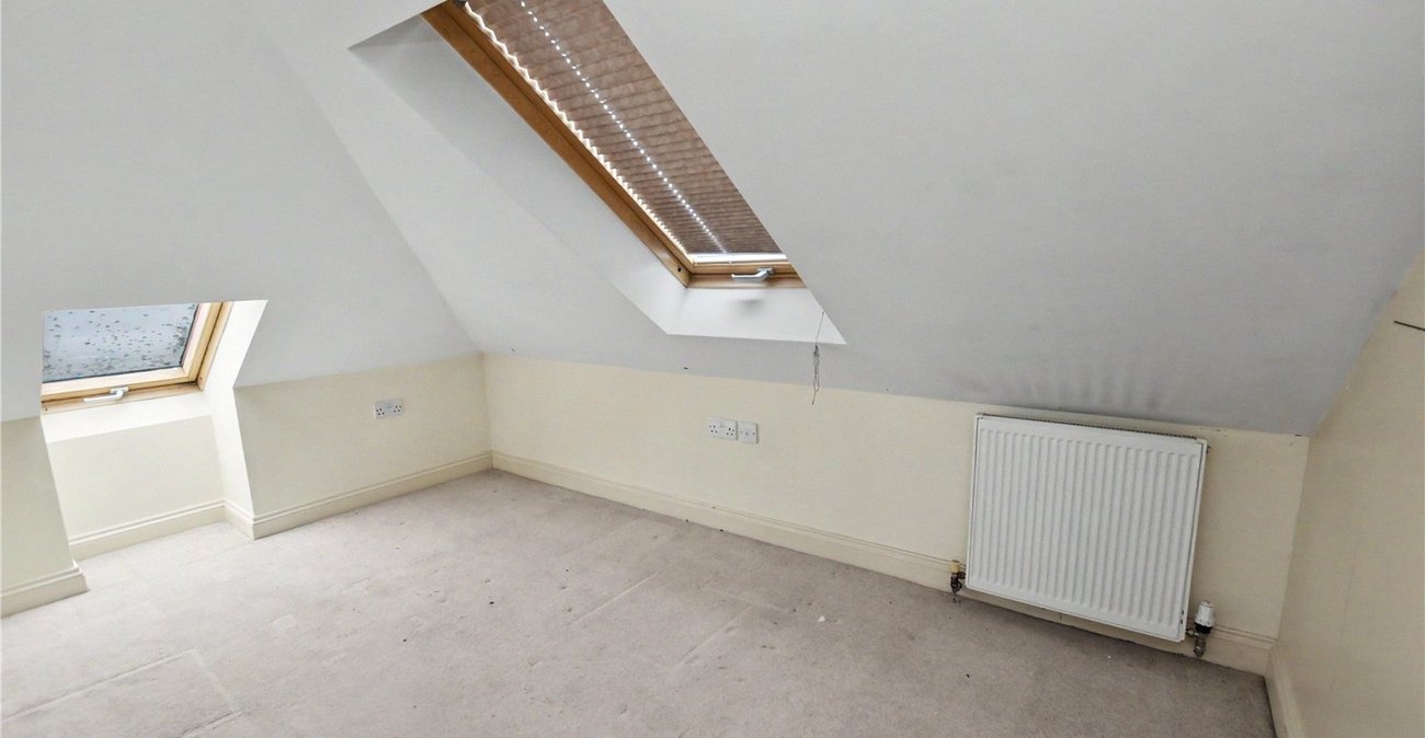 3 bedroom bungalow for sale in Bexleyheath | Robinson Jackson