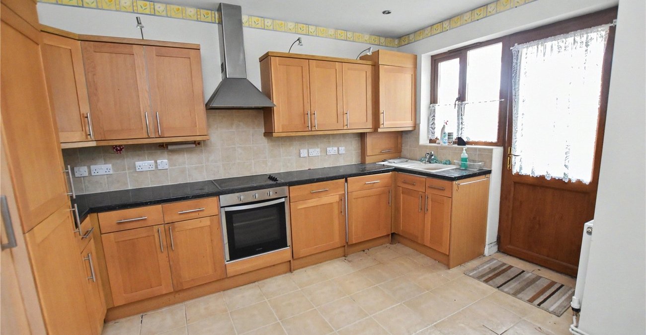 3 bedroom bungalow for sale in Bexleyheath | Robinson Jackson