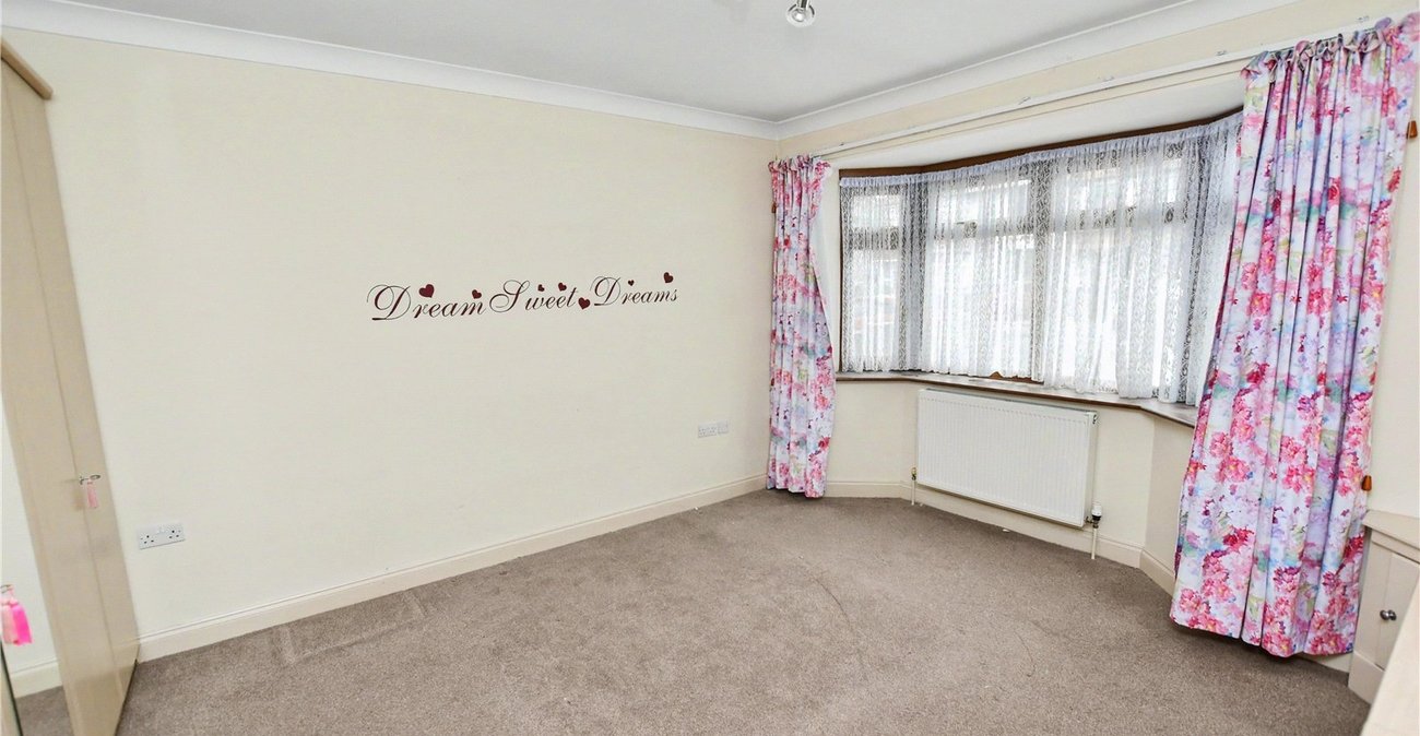 3 bedroom bungalow for sale in Bexleyheath | Robinson Jackson