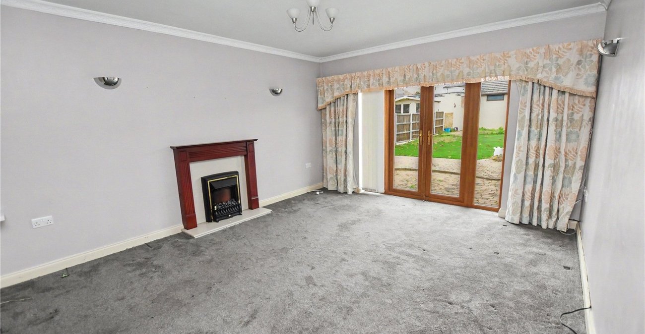 3 bedroom bungalow for sale in Bexleyheath | Robinson Jackson