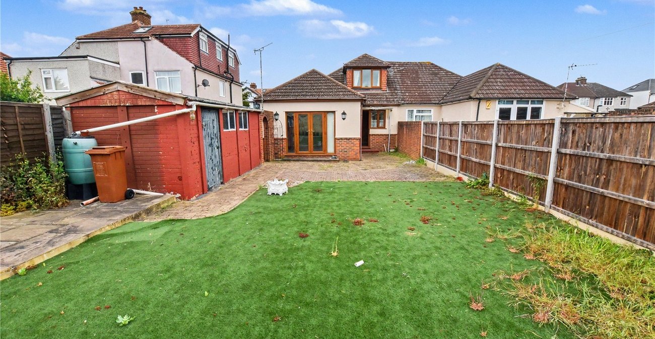 3 bedroom bungalow for sale in Bexleyheath | Robinson Jackson