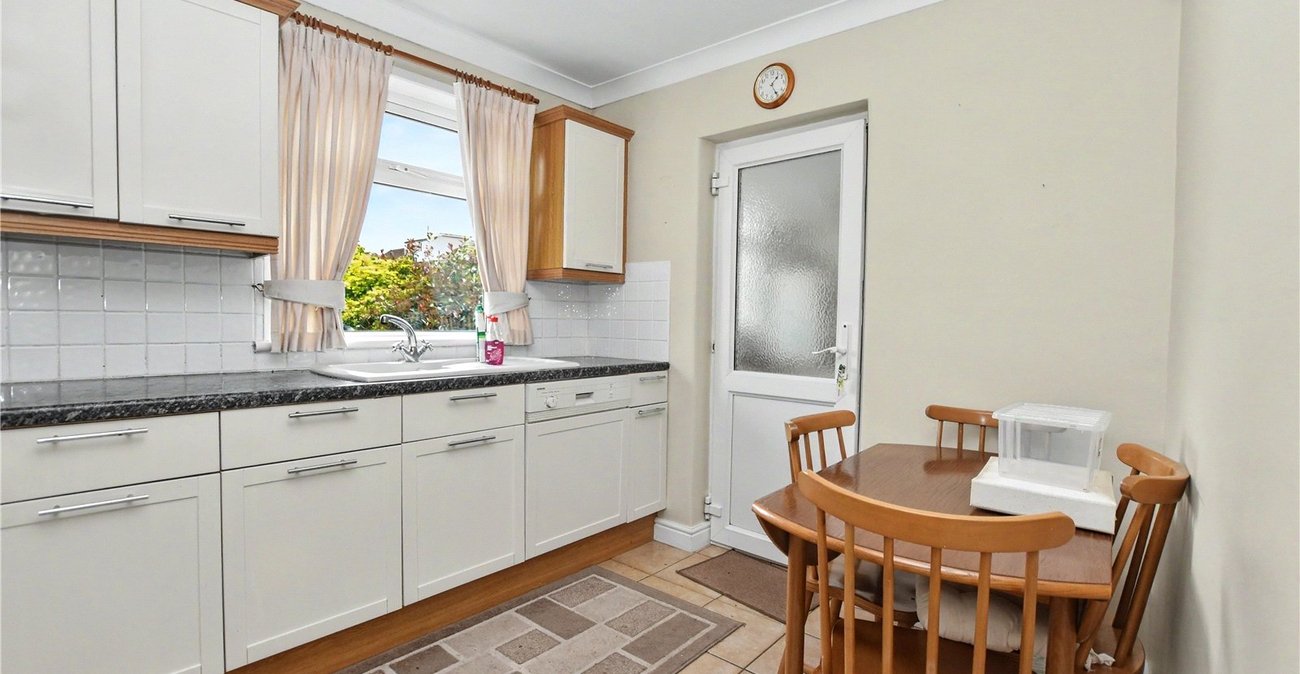 2 bedroom bungalow for sale in Bexleyheath | Robinson Jackson