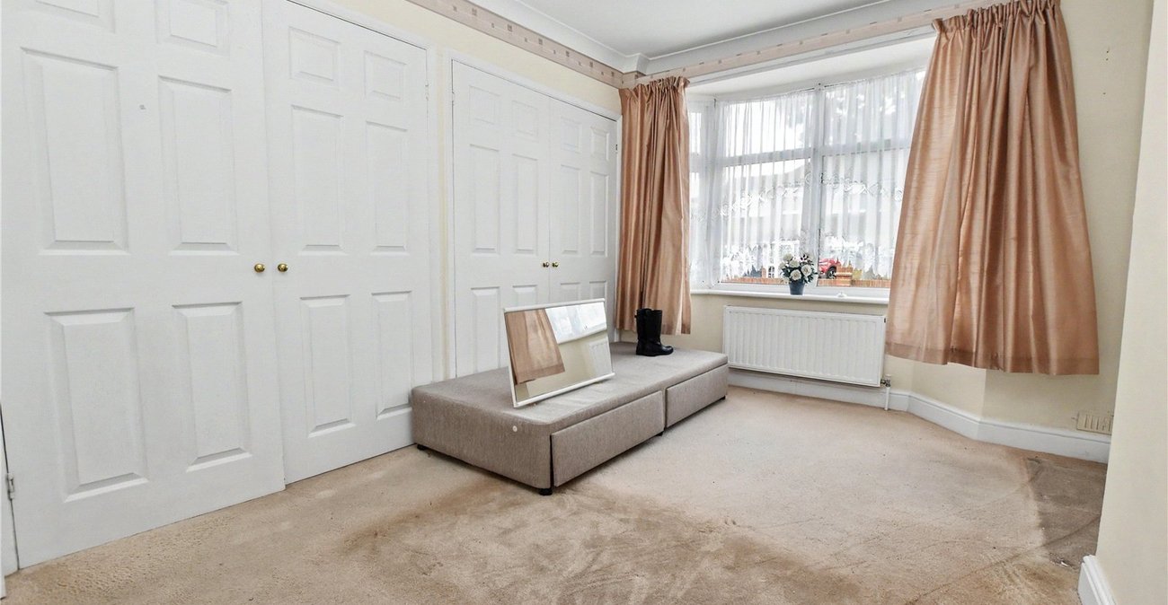 2 bedroom bungalow for sale in Bexleyheath | Robinson Jackson