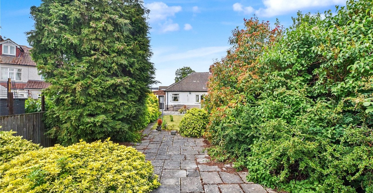 2 bedroom bungalow for sale in Bexleyheath | Robinson Jackson