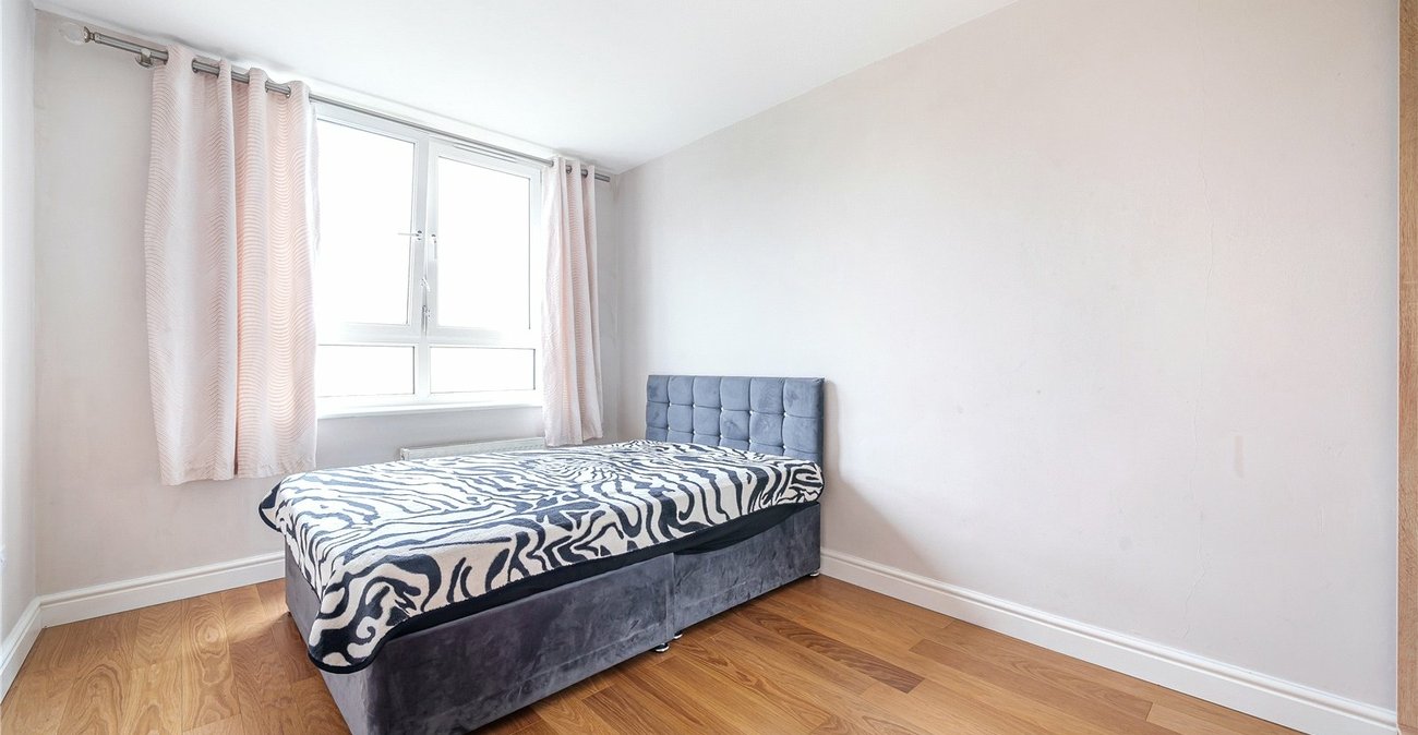 2 bedroom property for sale in London | Robinson Jackson