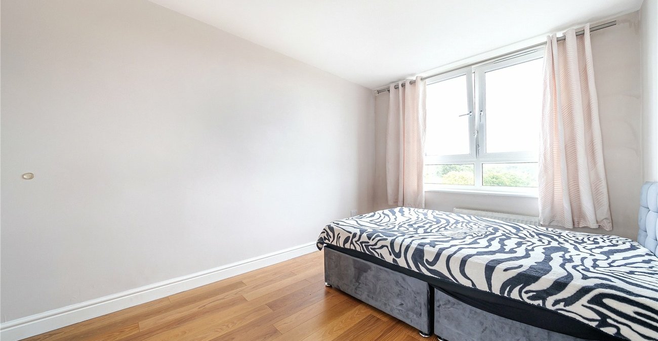 2 bedroom property for sale in London | Robinson Jackson