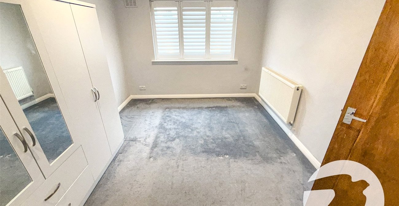 2 bedroom property for sale in London | Robinson Jackson