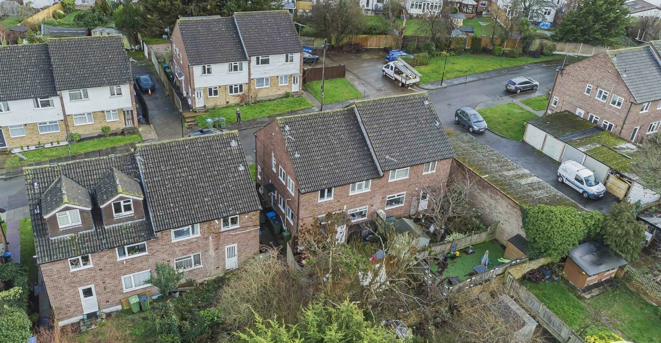 2 bedroom property for sale in London | Robinson Jackson