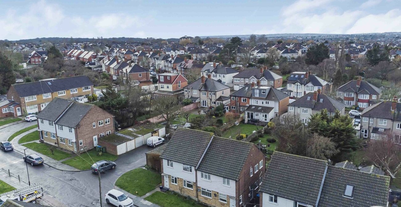 2 bedroom property for sale in London | Robinson Jackson