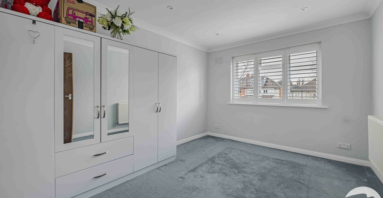 2 bedroom property for sale in London | Robinson Jackson