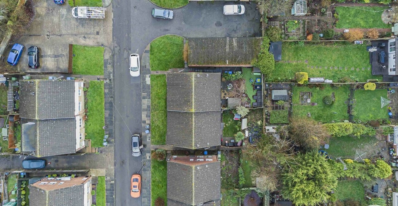 2 bedroom property for sale in London | Robinson Jackson